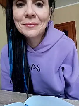 Francenia lolis online show from 01-14-26, 07:36