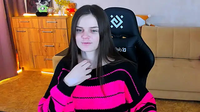 Lora Cain online show from 12-09-24, 03:44