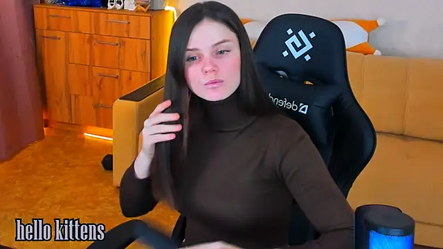 Lora Cain online show from 12-16-24, 03:11