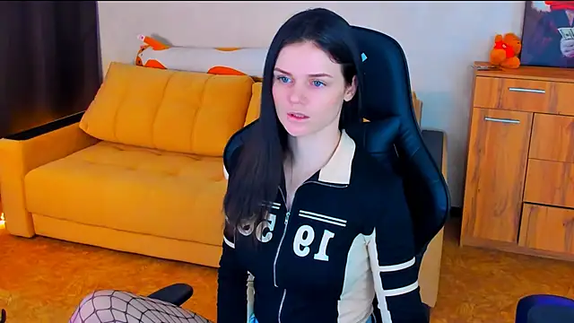 Lora Cain online show from 01-17-25, 05:21