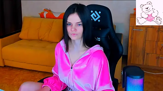 Lora Cain online show from 01-20-25, 05:26