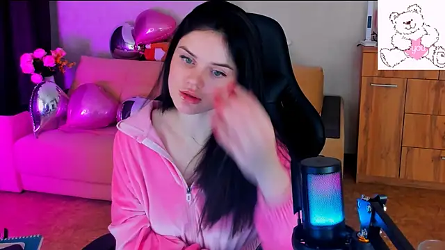 Lora Cain online show from 02-22-25, 01:57