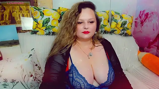 KlaraHoll online show from 06-25-26, 03:49
