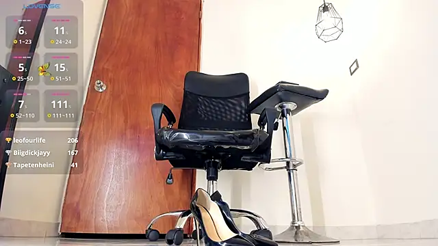 Snapshot of aitana-purple chatting on 03-10-25, 03:45 aitana-purple online show from 03-10-25, 03:45