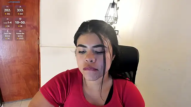 Snapshot of aitana-purple chatting on 10-03-25, 10:51 aitana-purple online show from 10-03-25, 10:51