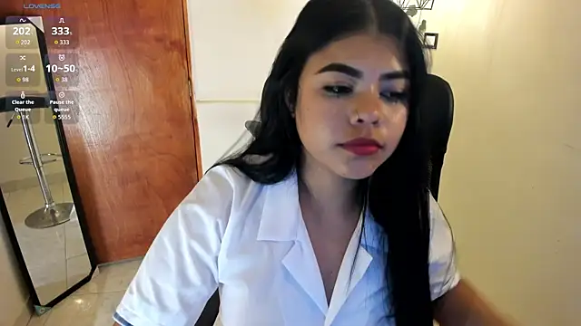 Snapshot of aitana-purple chatting on 11-05-25, 09:59 aitana-purple online show from 11-05-25, 09:59