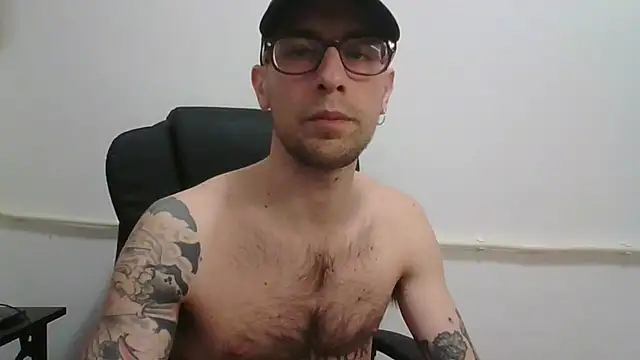 Snapshot of mikealcorleone chatting on 01-18-25, 12:35 mikealcorleone online show from 01-18-25, 12:35