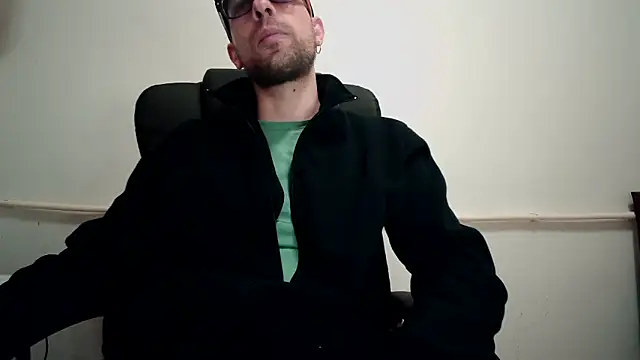 Snapshot of mikealcorleone chatting on 03-12-25, 08:52 mikealcorleone online show from 03-12-25, 08:52