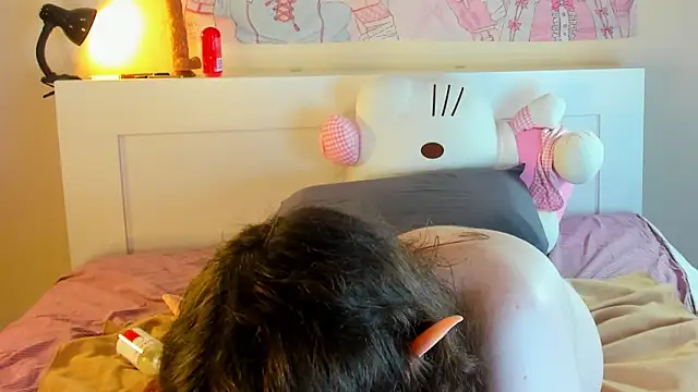 kuraii1  online show from 12-26-24, 02:12