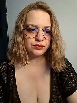 cansuozell online show from 09-16-25, 03:02