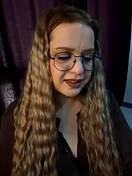 cansuozell online show from 10-15-25, 09:31