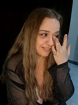 cansuozell online show from 10-25-25, 08:03