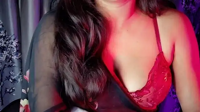 Snapshot of SexyAndHottie chatting on 01-18-26, 10:19 SexyAndHottie online show from 01-18-26, 10:19