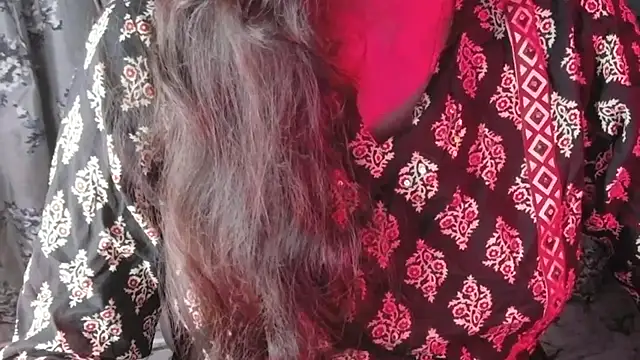 Snapshot of SexyAndHottie chatting on 07-21-26, 06:54 SexyAndHottie online show from 07-21-26, 06:54