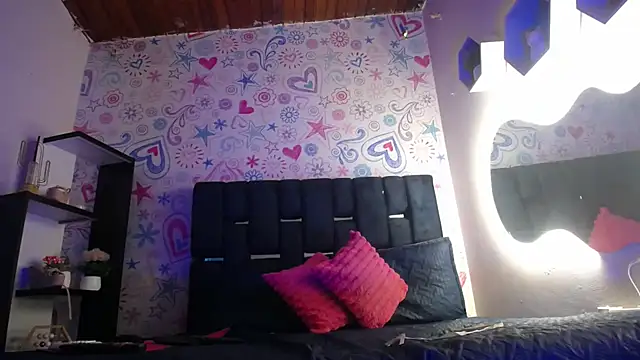 KOURTNEY-- online show from 03-08-25, 01:17