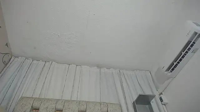 KOURTNEY-- online show from 09-28-25, 02:17