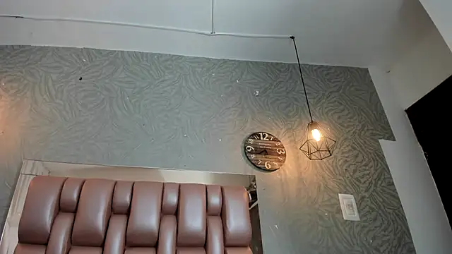 KOURTNEY-- online show from 11-12-25, 01:50