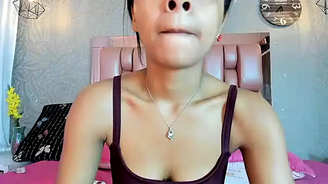 KOURTNEY-- online show from 12-15-25, 02:38