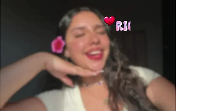 Snapshot of paulette_dupont chatting on 01-29-25, 06:54 paulette dupont online show from 01-29-25, 06:54