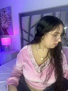 Snapshot of paulette_dupont chatting on 02-13-25, 03:50 paulette dupont online show from 02-13-25, 03:50