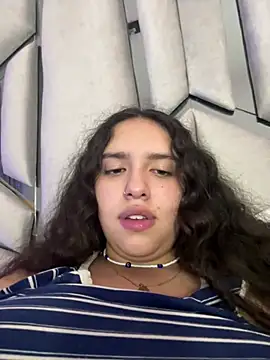 Snapshot of paulette_dupont chatting on 03-02-25, 03:24 paulette dupont online show from 03-02-25, 03:24