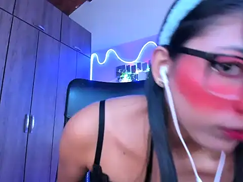 Snapshot of _ALLYSON18_ chatting on 01-17-25, 11:38 ALLYSON18 online show from 01-17-25, 11:38