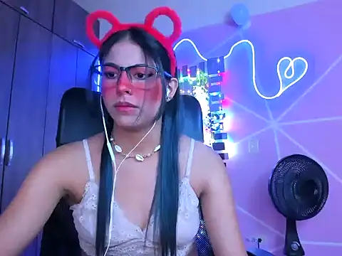 Snapshot of _ALLYSON18_ chatting on 01-22-25, 02:46 ALLYSON18 online show from 01-22-25, 02:46
