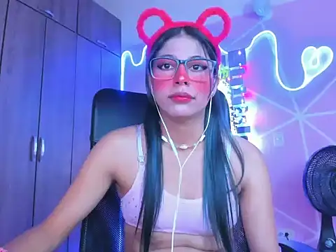 Snapshot of _ALLYSON18_ chatting on 02-10-25, 02:26 ALLYSON18 online show from 02-10-25, 02:26