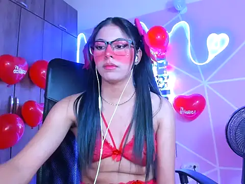 Snapshot of _ALLYSON18_ chatting on 02-14-25, 02:33 ALLYSON18 online show from 02-14-25, 02:33