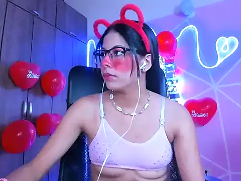 Snapshot of _ALLYSON18_ chatting on 02-16-25, 06:10 ALLYSON18 online show from 02-16-25, 06:10