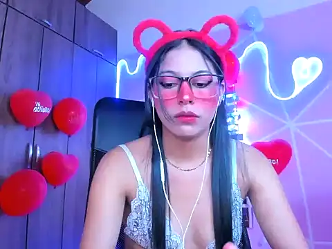 Snapshot of _ALLYSON18_ chatting on 02-17-25, 02:37 ALLYSON18 online show from 02-17-25, 02:37
