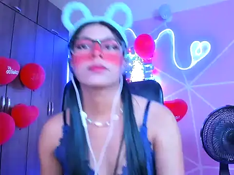 Snapshot of _ALLYSON18_ chatting on 02-19-25, 02:34 ALLYSON18 online show from 02-19-25, 02:34