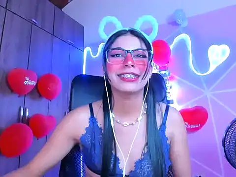 Snapshot of _ALLYSON18_ chatting on 02-19-25, 05:38 ALLYSON18 online show from 02-19-25, 05:38