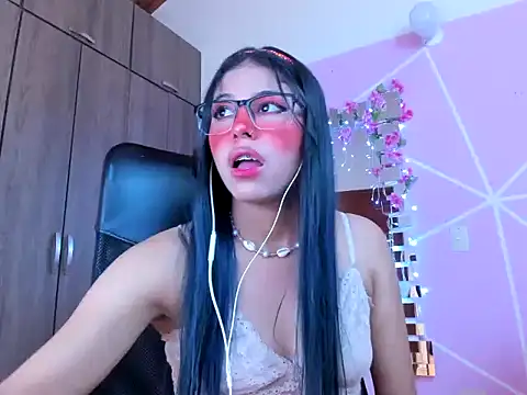 Snapshot of _ALLYSON18_ chatting on 03-12-25, 02:34 ALLYSON18 online show from 03-12-25, 02:34