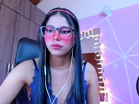Snapshot of _ALLYSON18_ chatting on 03-21-25, 03:57 ALLYSON18 online show from 03-21-25, 03:57