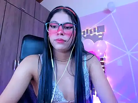Snapshot of _ALLYSON18_ chatting on 03-22-25, 02:47 ALLYSON18 online show from 03-22-25, 02:47