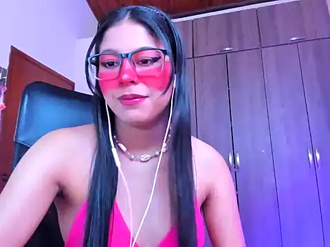 Snapshot of _ALLYSON18_ chatting on 09-18-25, 11:23 ALLYSON18 online show from 09-18-25, 11:23