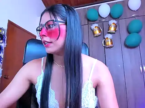 Snapshot of _ALLYSON18_ chatting on 10-03-25, 11:40 ALLYSON18 online show from 10-03-25, 11:40