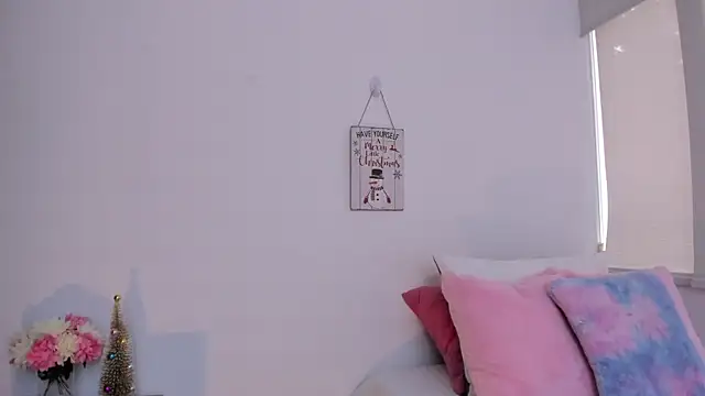 Brisa blue online show from 12-27-24, 04:10