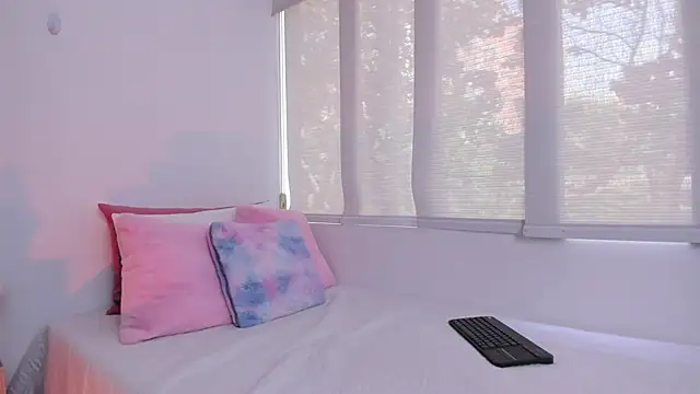 Brisa blue online show from 01-15-25, 03:07