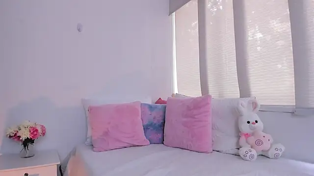 Snapshot of Brisa_blue chatting on 02-19-25, 04:11 Brisa blue online show from 02-19-25, 04:11