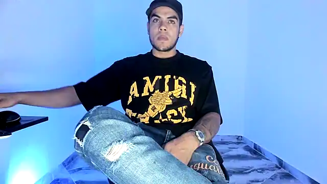 mikee scooth online show from 11-11-25, 10:32