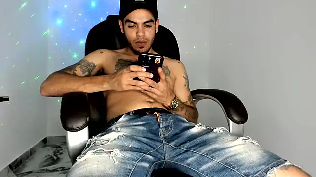 mikee scooth online show from 06-11-26, 08:29