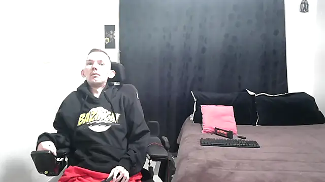 Sophia and Thomas online show from 01-01-25, 12:33