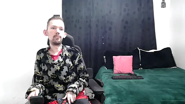 Sophia and Thomas online show from 03-22-25, 10:28