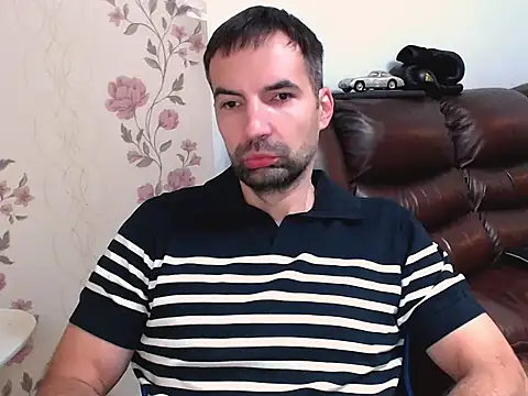 Leo 1617 online show from 10-31-25, 08:59