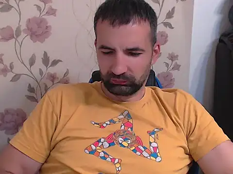 Snapshot of Leo_1617 chatting on 06-14-26, 05:15 Leo 1617 online show from 06-14-26, 05:15