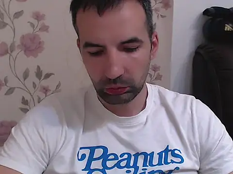 Snapshot of Leo_1617 chatting on 06-20-26, 10:18 Leo 1617 online show from 06-20-26, 10:18