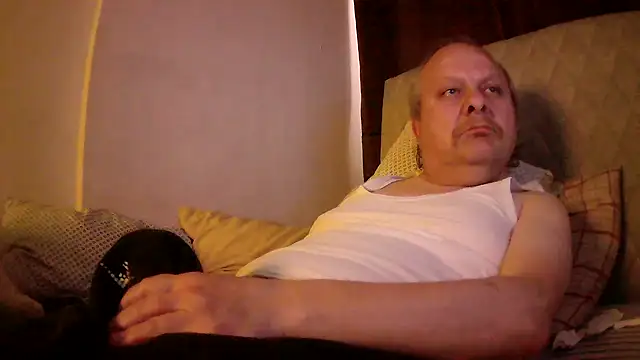 Snapshot of amylrmm1903 chatting on 05-01-26, 12:32 amylrmm1903 online show from 05-01-26, 12:32