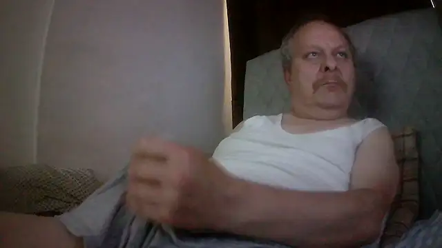 Snapshot of amylrmm1903 chatting on 06-14-26, 03:58 amylrmm1903 online show from 06-14-26, 03:58